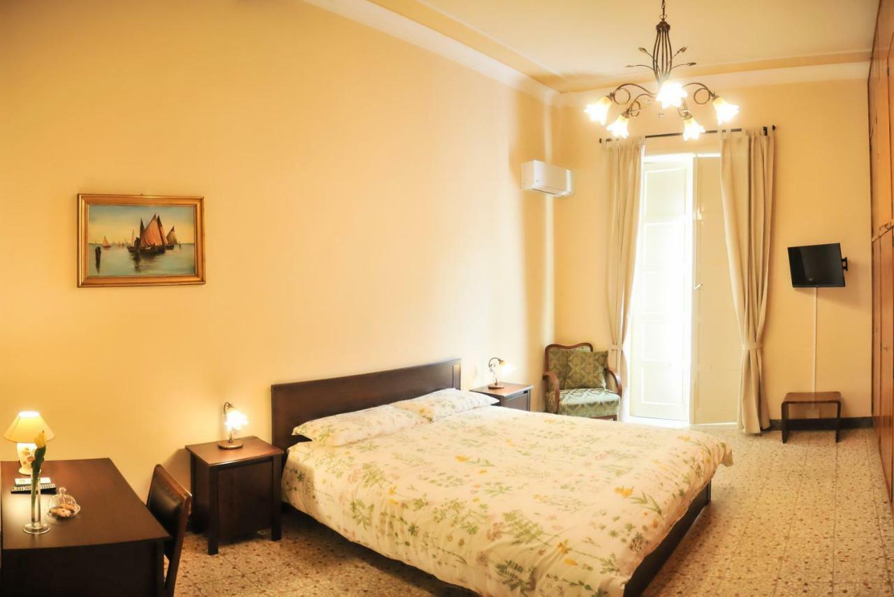 B&B Al Diecisette Catania Exterior photo
